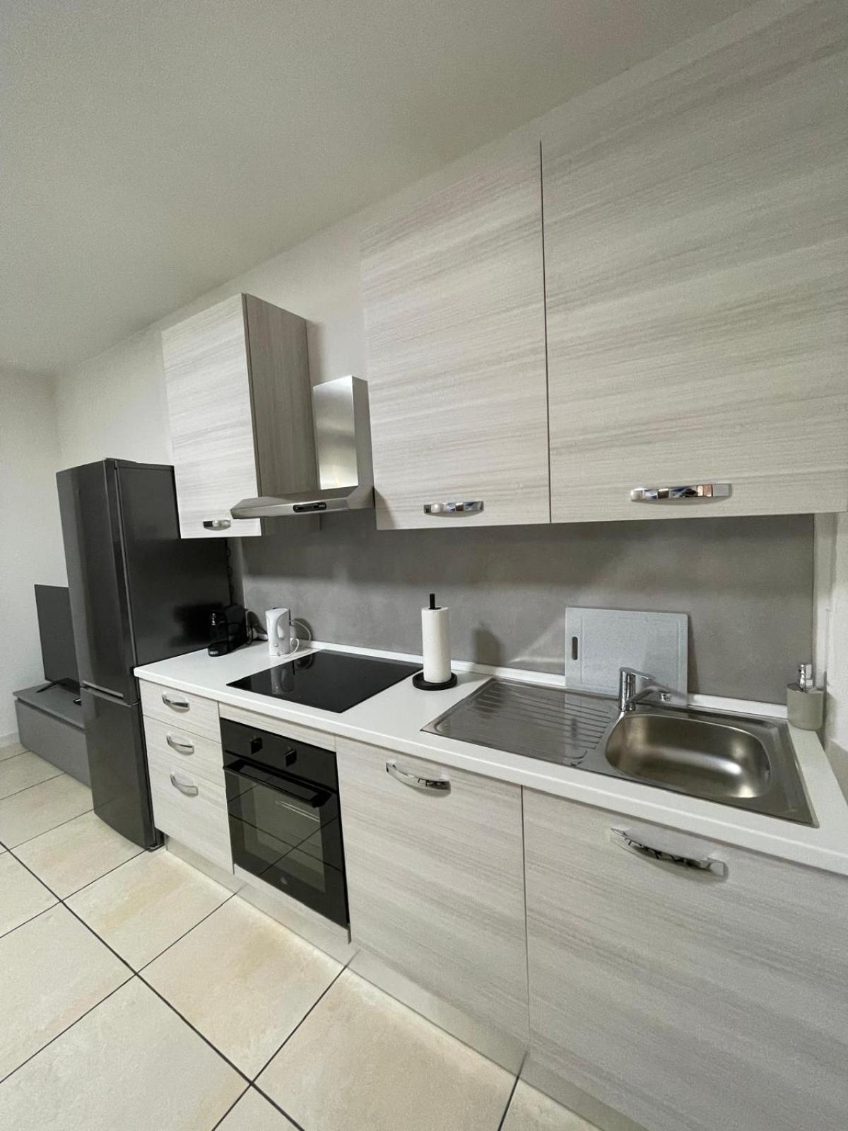 Marconi City Centre Desenzano del Garda Luaran gambar