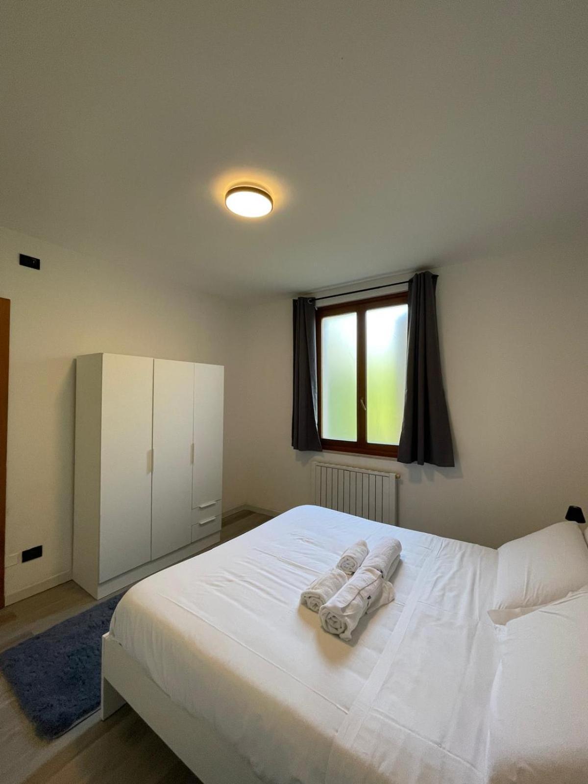 Marconi City Centre Desenzano del Garda Luaran gambar